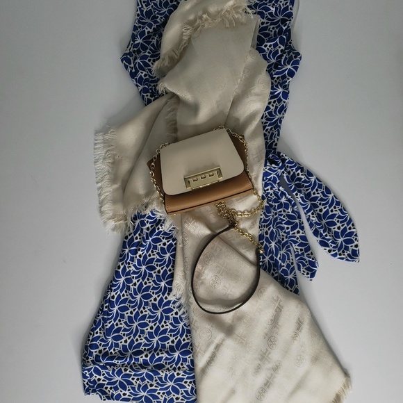 ** SOLD **  Tory Burch Traveler Scarf NWOT - Picture 4 of 5